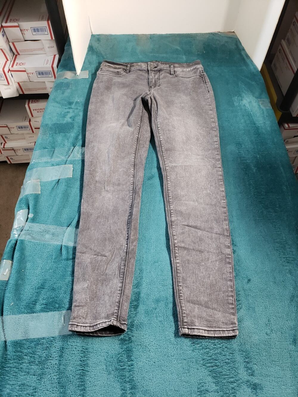 White House Black Market Jeans Size 4 Women Black Pants Mid Rise The Jegging